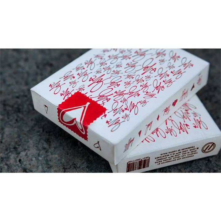 Cardshouse – wholesale Playing cards – Theory11 Love Me Cards3