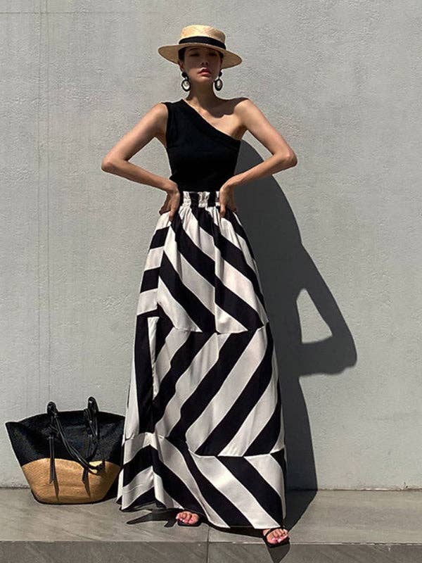 Sheer Trend – wholesale Set med topp och kjol - Dam – Set med randigt omlottlinne med enfärgad axel och kjol4