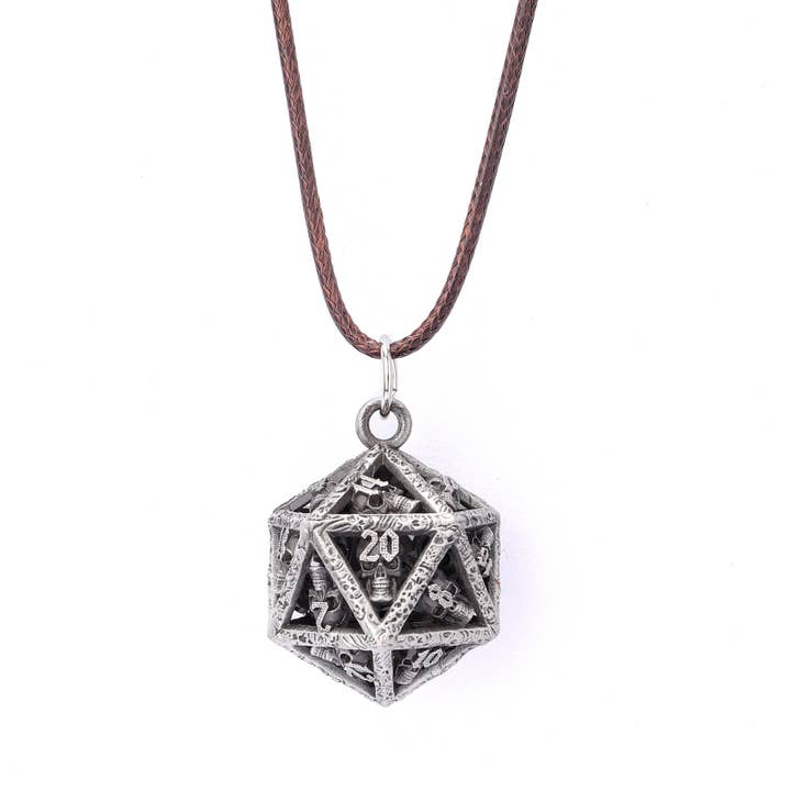 Coffret cadeau Grimskul's D20 Locket - Argent vieilli pour la vente par Hymgho Premium Dice