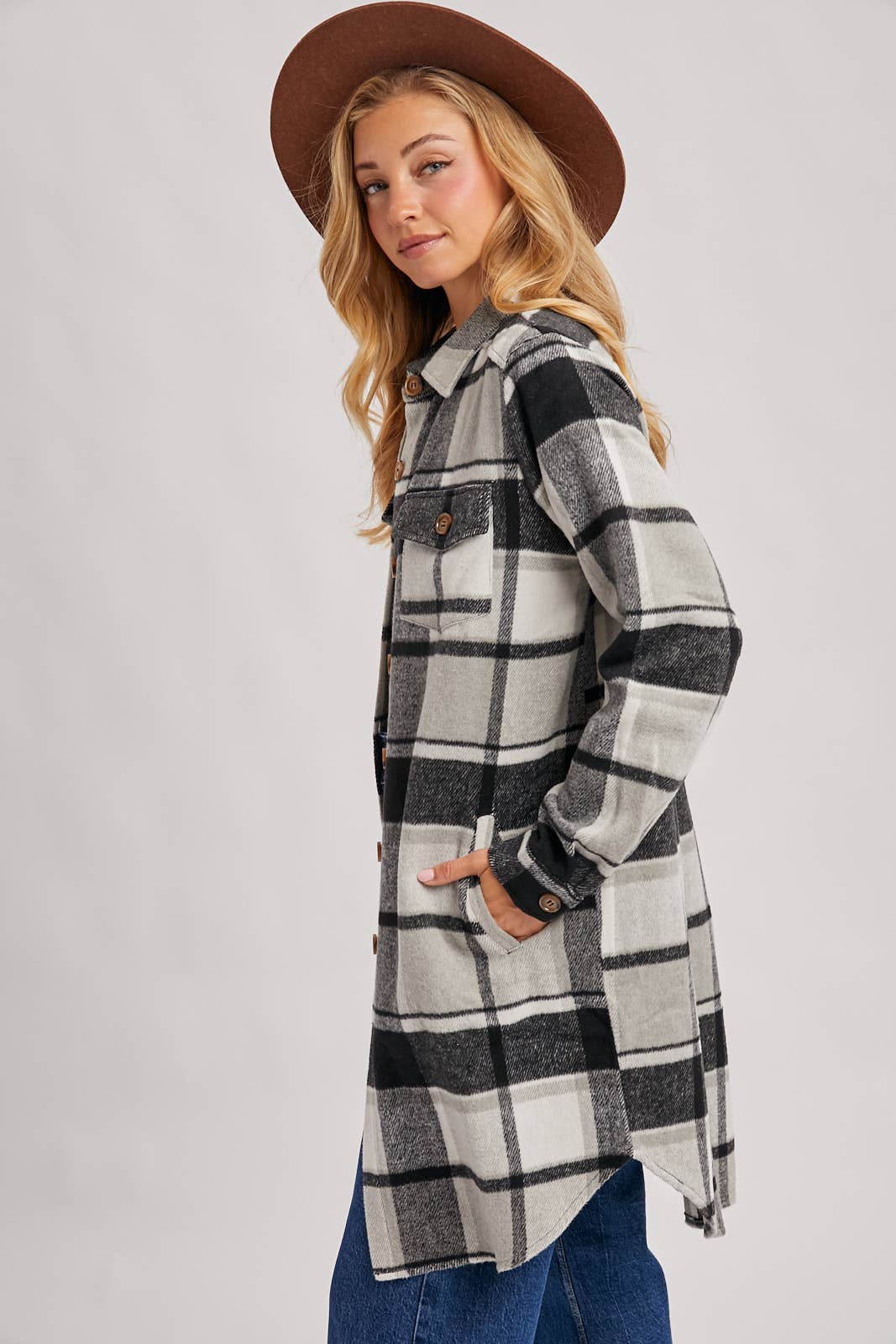 Bluivy – Engroshandel Skjortejakke/shacket – til kvinder – FLANNEL PLAID LANGLINE SHACKET24