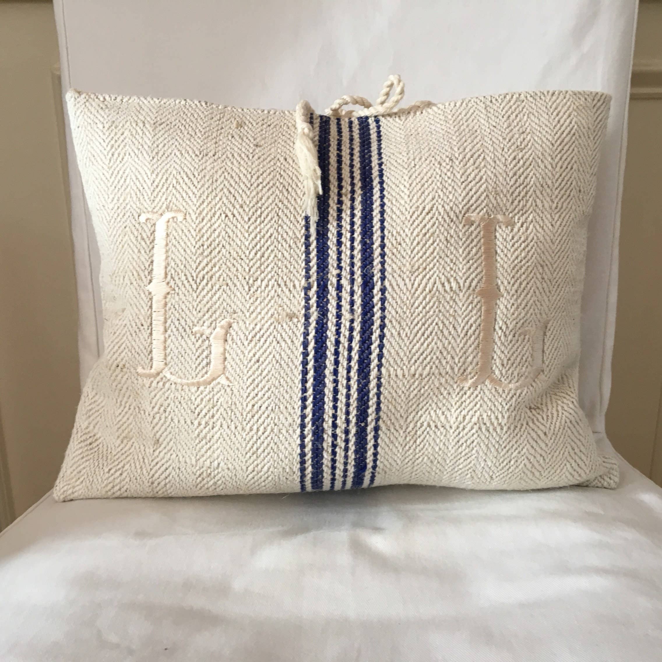 DunnByDesigns - Vente Housse de coussin - Housse de coussin Grain Sack Monogram Grain Sack Grain Sack6
