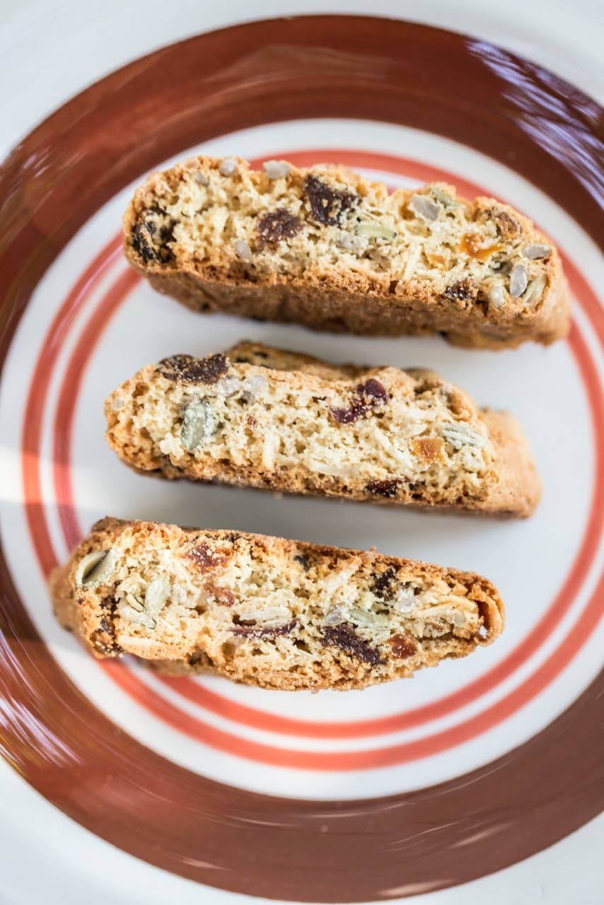 Fratelli Lunardi srl - Wholesale Cookie - biscuit with fruit and seeds 200g1