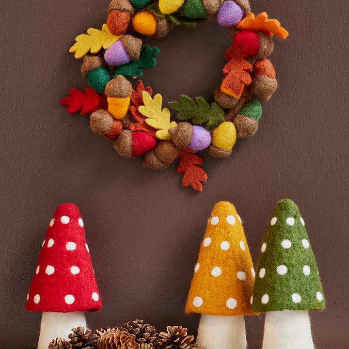 Namaste – wholesale Wreath – Felt Rainbow Acorn Wreath0