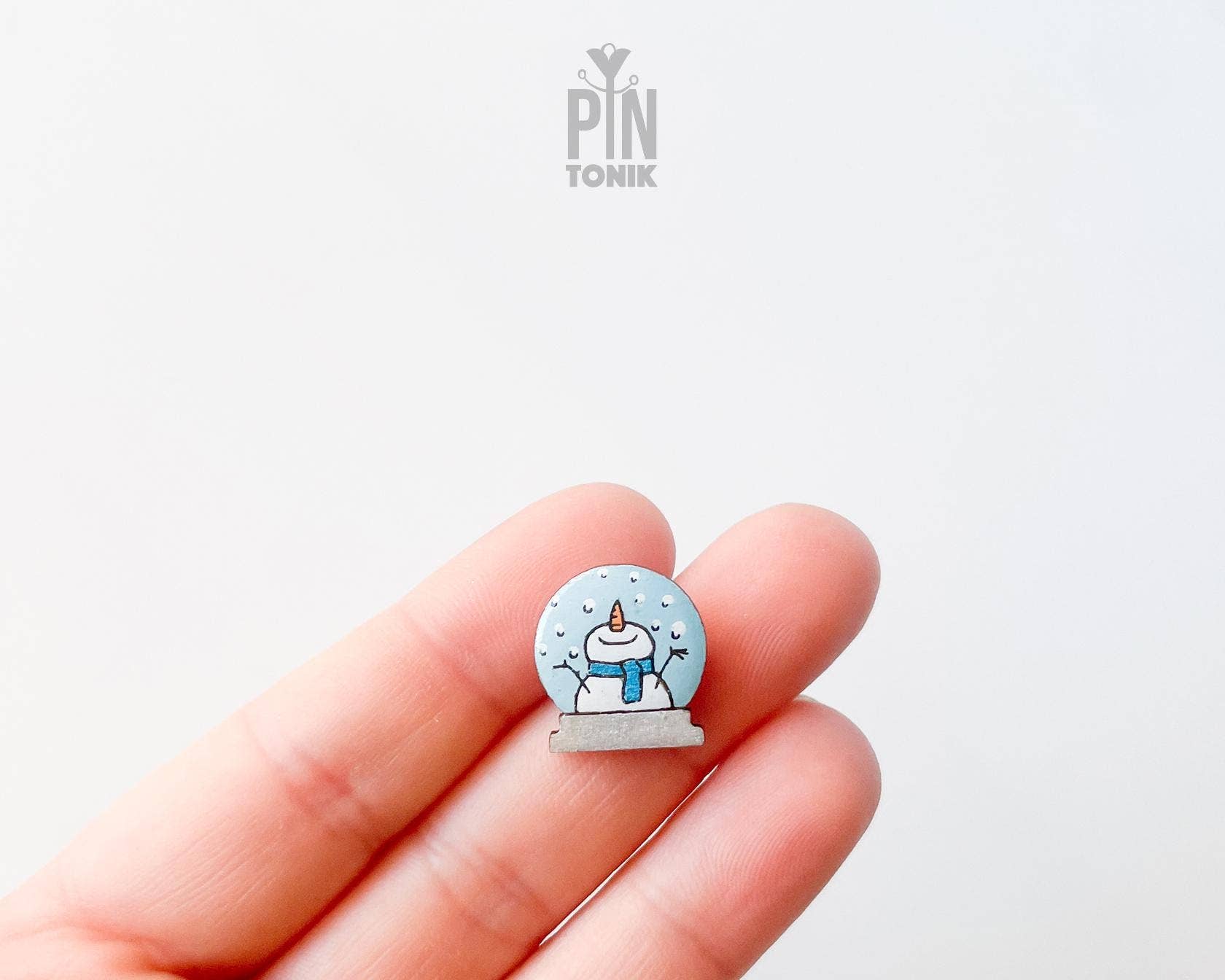 PinTonik – wholesale Brooch – Snowman Christmas Brooch & Winter Snowglobe Pin3