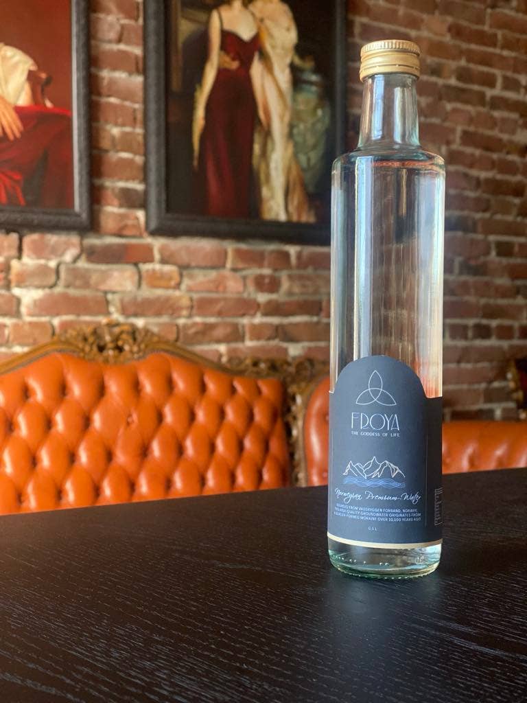 Frøya Water - Wholesale Still Water - Frøya Water, Norwegian quality water, glass bottles4