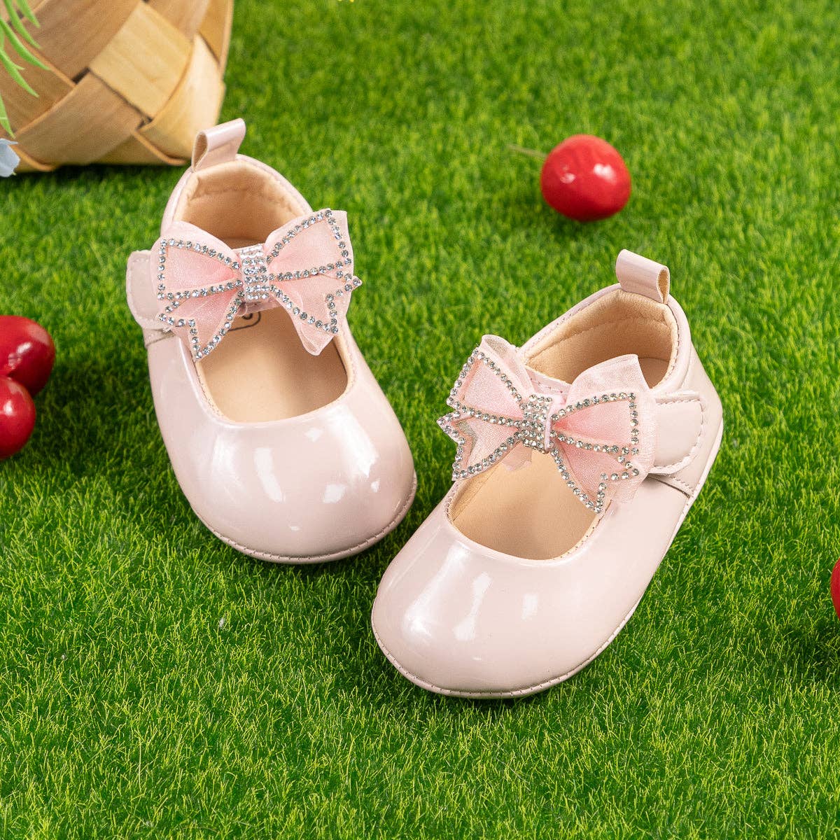 Kids Charm Online - Vente Chaussures de berceau – bébé - Chaussures pour bébé avec nœud avant et strass. (Rose) CG53660