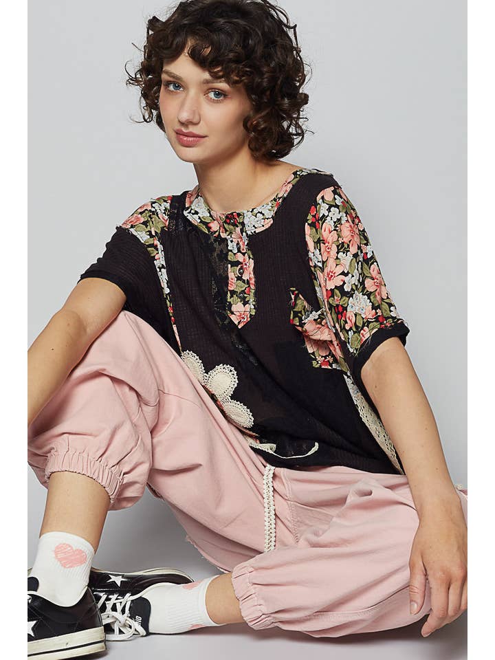 Pol Clothing - Wholesale Knit Top - Women's - Round neck short sleeve floral knit rib top SALE