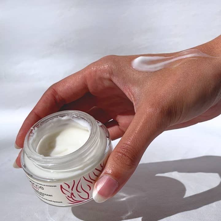 NUENCE MTC - Wholesale Facial Moisturizer - SOOTHING FACE FLUID 50ml Lotus heart & White Peony3