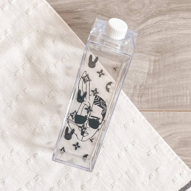 Borraccia in cartone di latte Bad Bunny - personalizzata per la vendita all'ingrosso da parte di Soy Senorita