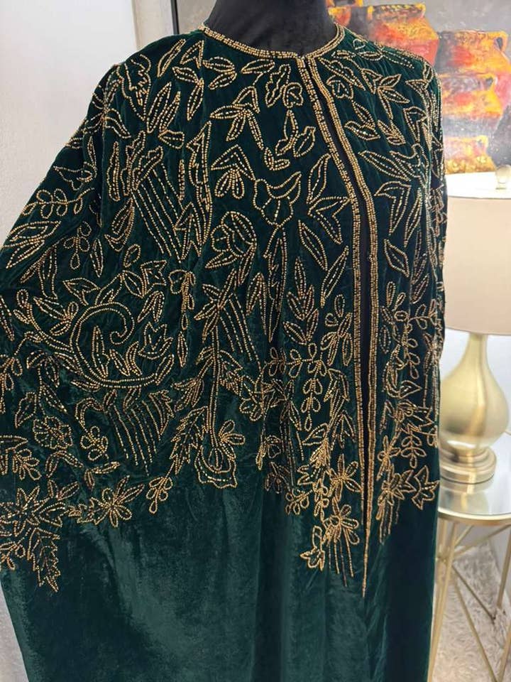 Rosen Samt Bisht für den Großhandel von Bonita Style