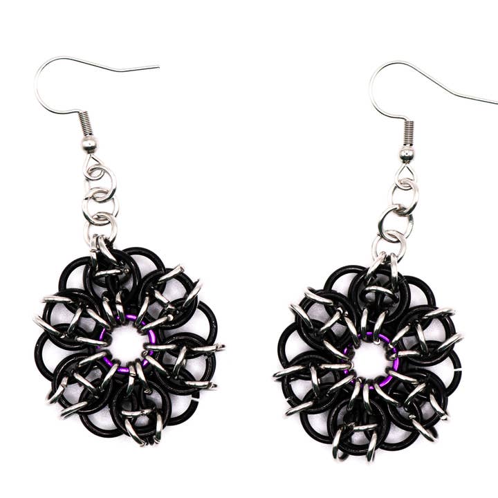 Synthetic Youths – Brincos de argola por atacado – Brincos Chainmaille de flor celta colorida3