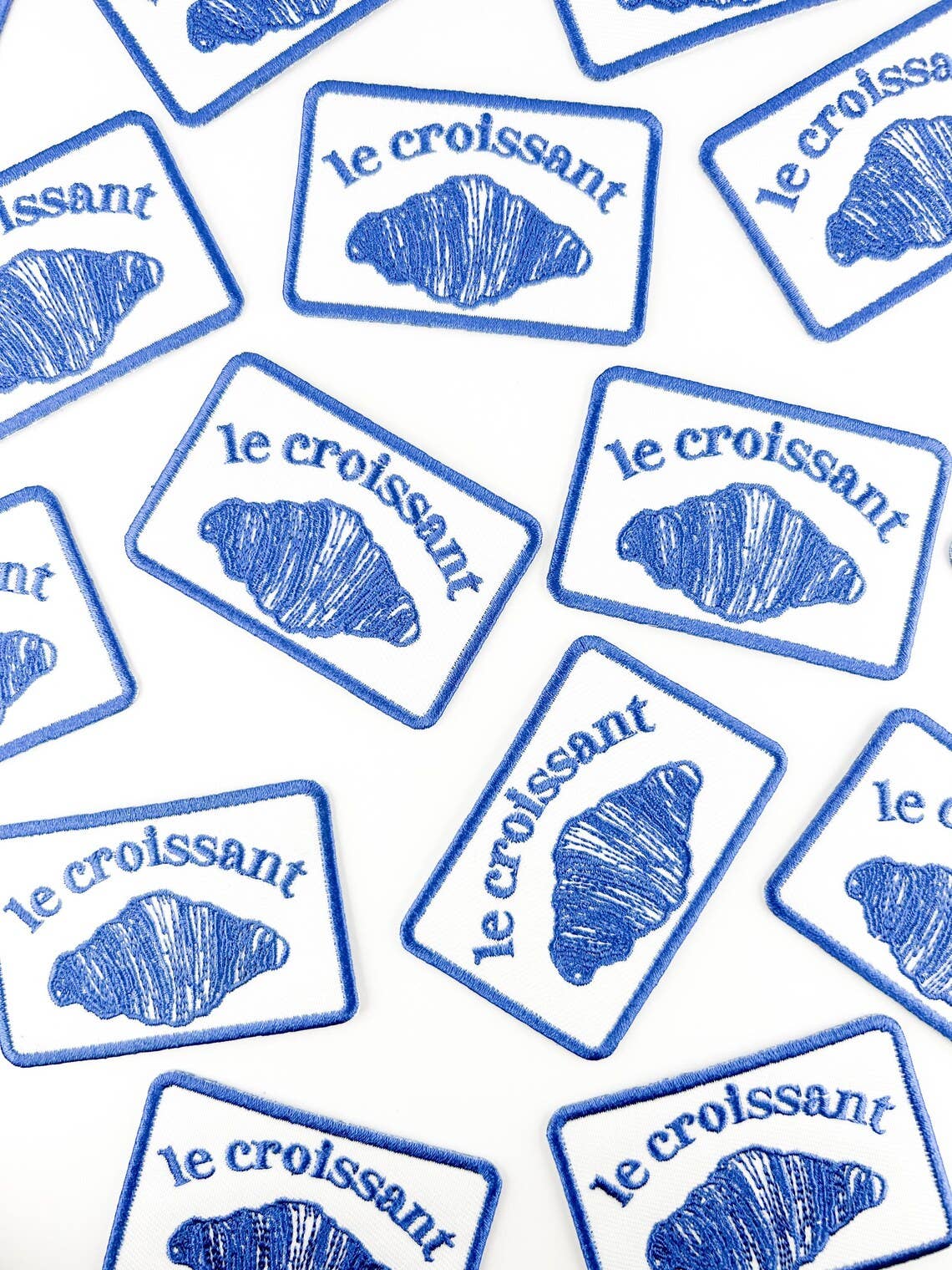 Field Trip Threads - Vendita all'ingrosso Toppe - Toppa termoadesiva ricamata Le Croissant, francese 3