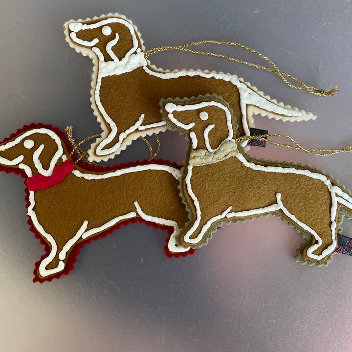Ornament Peperkoek - Teckel van 100% wolvilt voor wholesale door Filzmaus