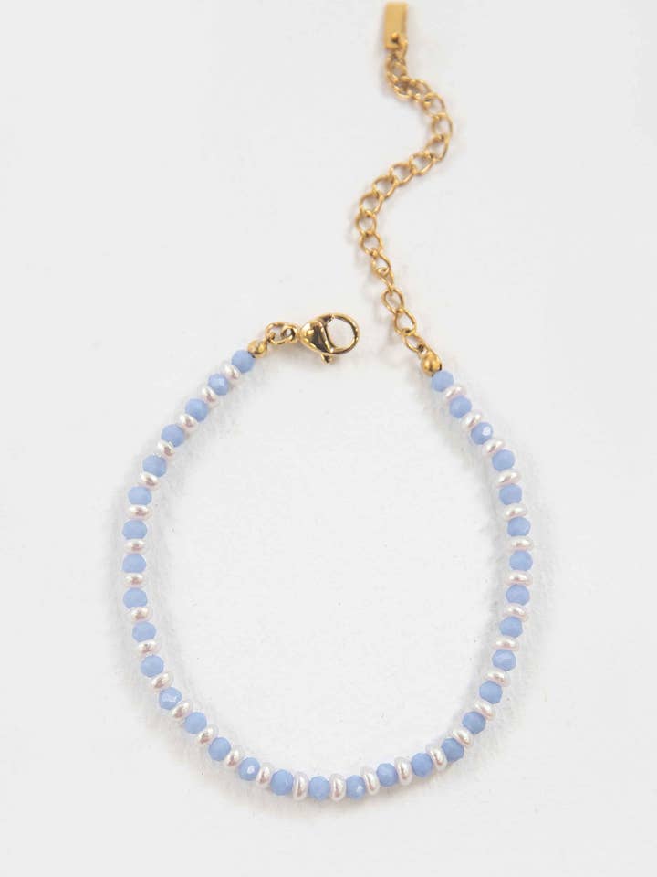 Bracelet en perles bleu doux pour la vente par Lovoda