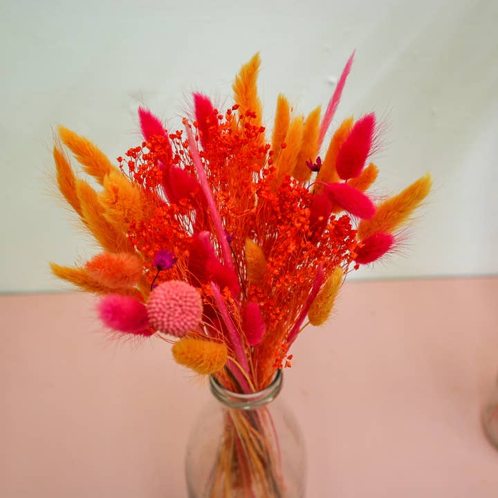Wildestdreams.flowers – wholesale Torkade/pressade blommor – Orange & rosa torkad blombukett - Boho brudbukett