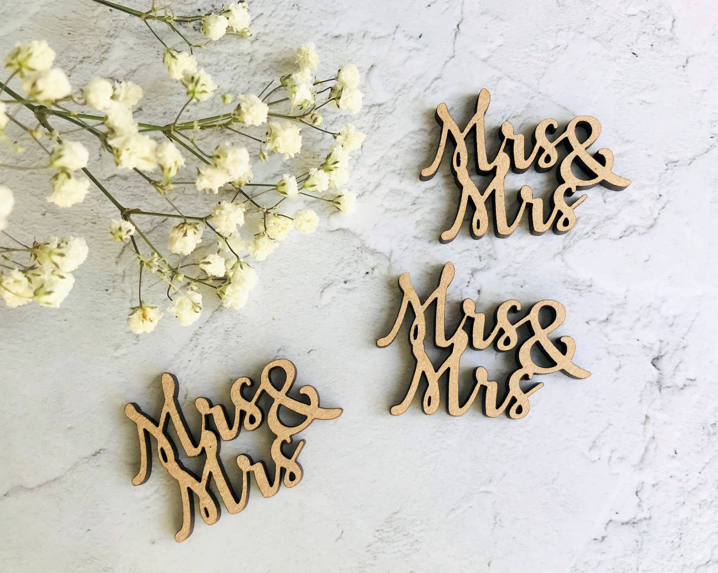 Deco Rach Design - Wholesale Decorative Tabletop Object - Mrs & Mrs Wooden Rustic Wedding Table Confetti Vintage Bar1