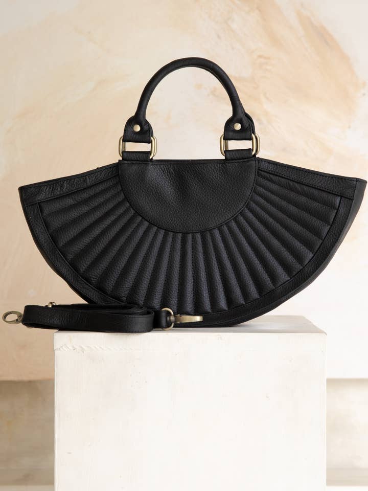 Soleil Grande // Gestructureerd Noir voor wholesale door Hobo and Hatch