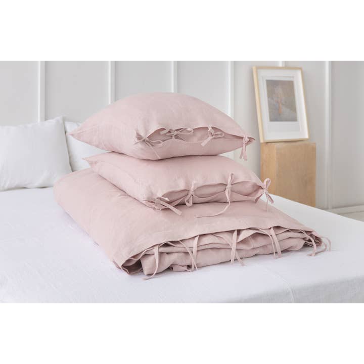 Linen Couture - Wholesale Bedding Set - Pale Pink linen bedding set with ties