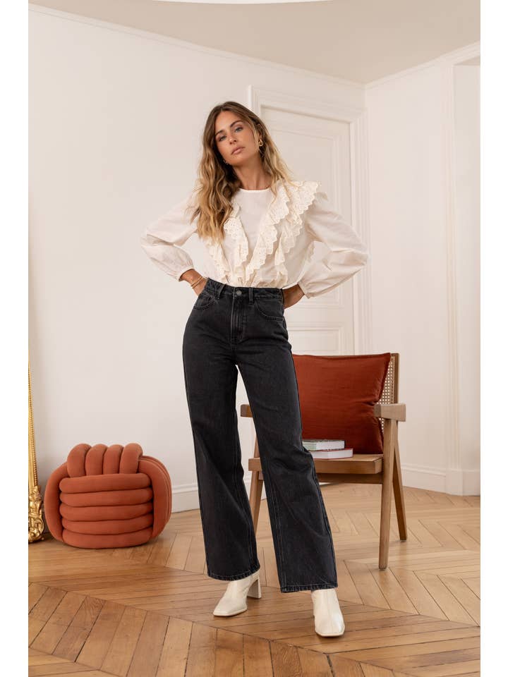 Oraije Paris - Wholesale Jeans - Women's - Jean Raphael cuts wide3