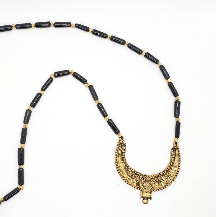 Baizaar - Wholesale Pendant/Charm Necklace - Ceramic and Brass Beaded Tribal Crescent Necklace