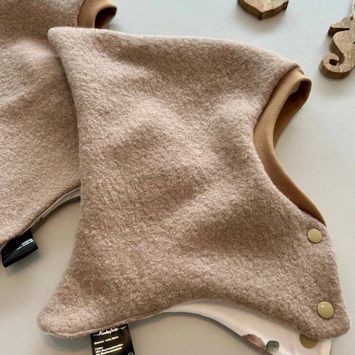 Küstenfieber® – Engroshandel Hue - Børn – Walk-løbehue Strandløber i kamel, ny uld3