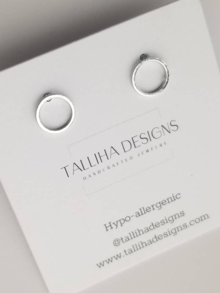 10mm cirkel verguld messing minimalistische oorbel studs voor wholesale door Talliha Designs