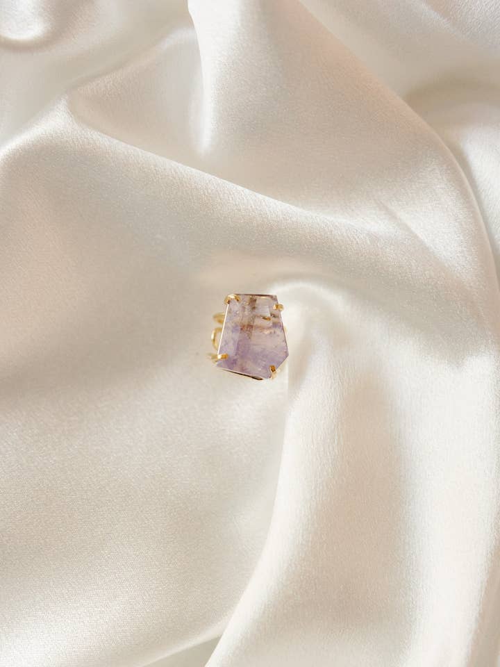 Amethyst Facettierter Verstellbarer Ring – 18K Vergoldet für den Großhandel von Aqua Brasil LLC