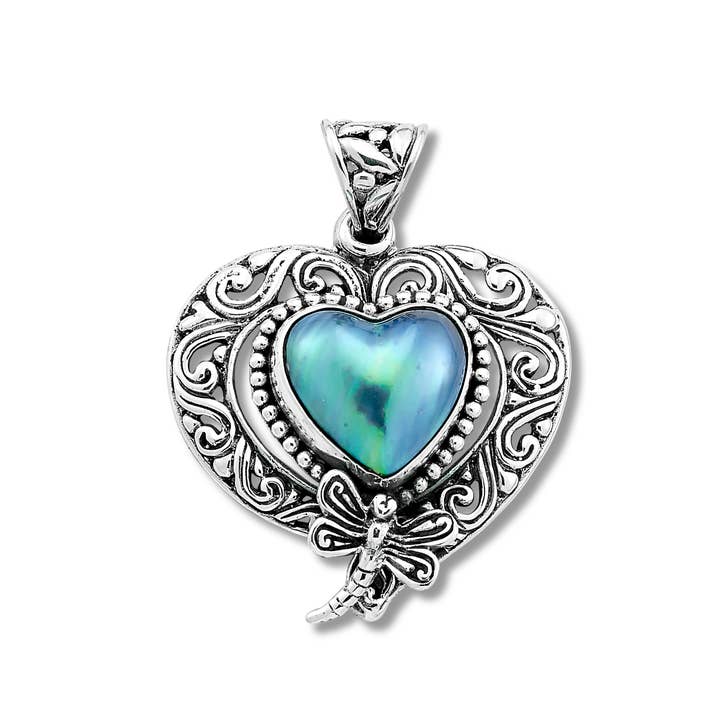 Pendentif coeur SS Blue Mabe Pearl avec libellule pour la vente par Eli Pebble