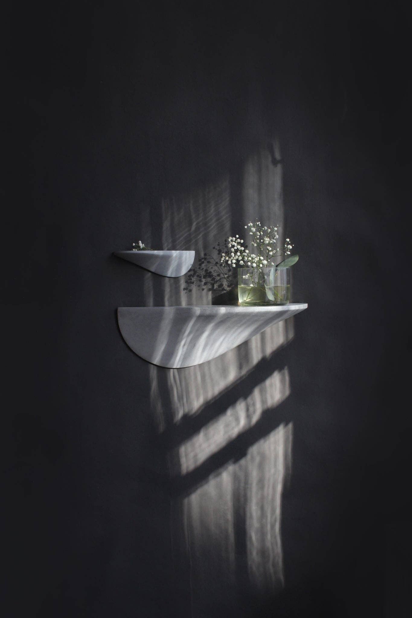 Formpoet - Wholesale Wall Mounted Shelf - Wall shelf concrete large - light grey1