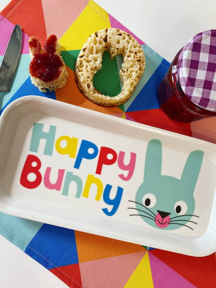 Plateau en mélamine 'Lapin Heureux' pour la vente par Poppekins