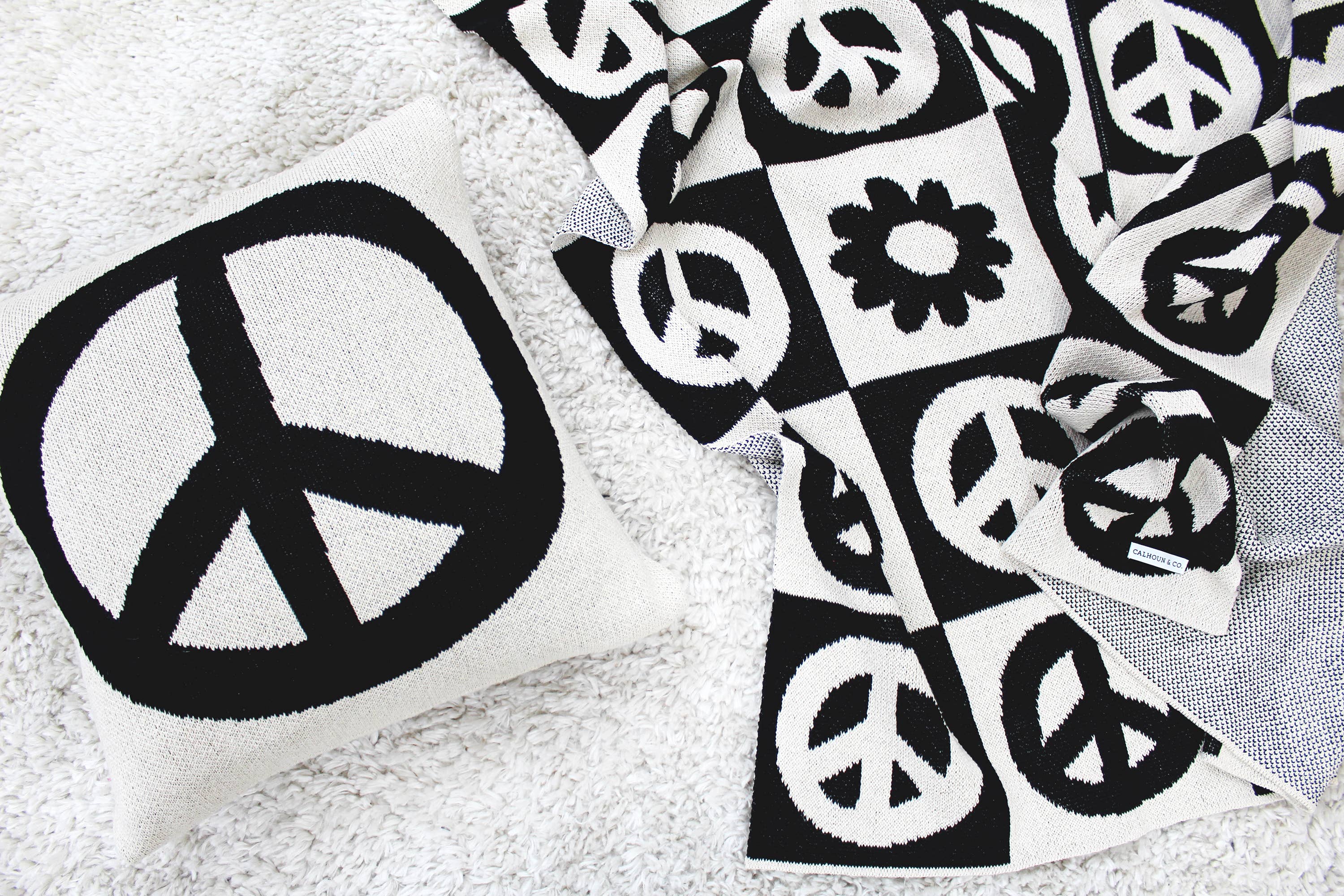 Calhoun & Co. - Wholesale Throw/Decorative Pillow - Peace Sign Knit Pillow1