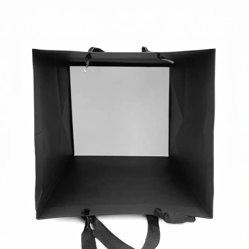 ByHome – Engroshandel Gavepose – Sort firkantet papirgavepose i bomuld med håndtag inkl. gratis silkepapir5