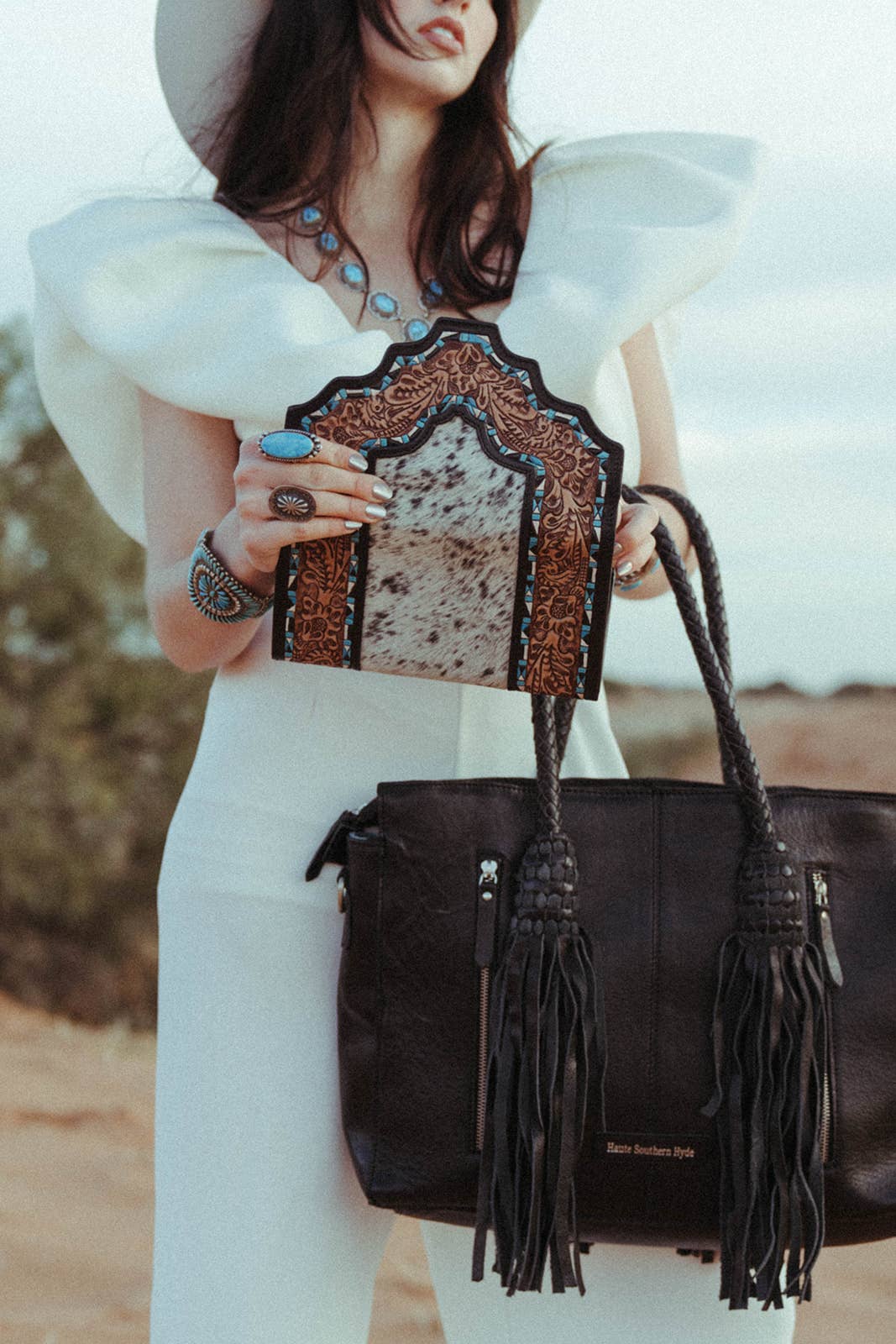 Haute Southern Hyde – Großhandel Umhängetasche - Damen – The Tamar von Haute Southern Hyde – Handbemalte Kochleder-Tasche7