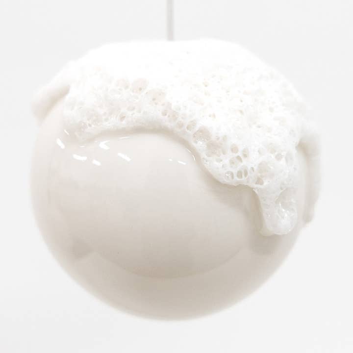 Porcelain Christmas ball Ø 60mm “glossy” white for wholesale by Yvette Hoffmann Design