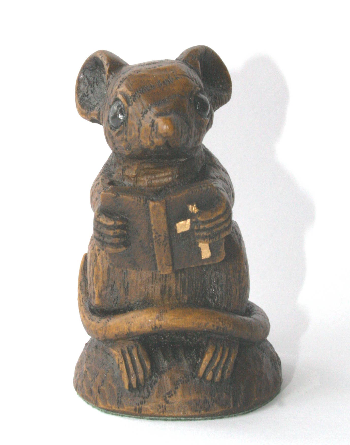 Oakapple Designs Ltd – wholesale Decorative figurine – Church Mouse with Bible.  Reproduction carving Ornament.4