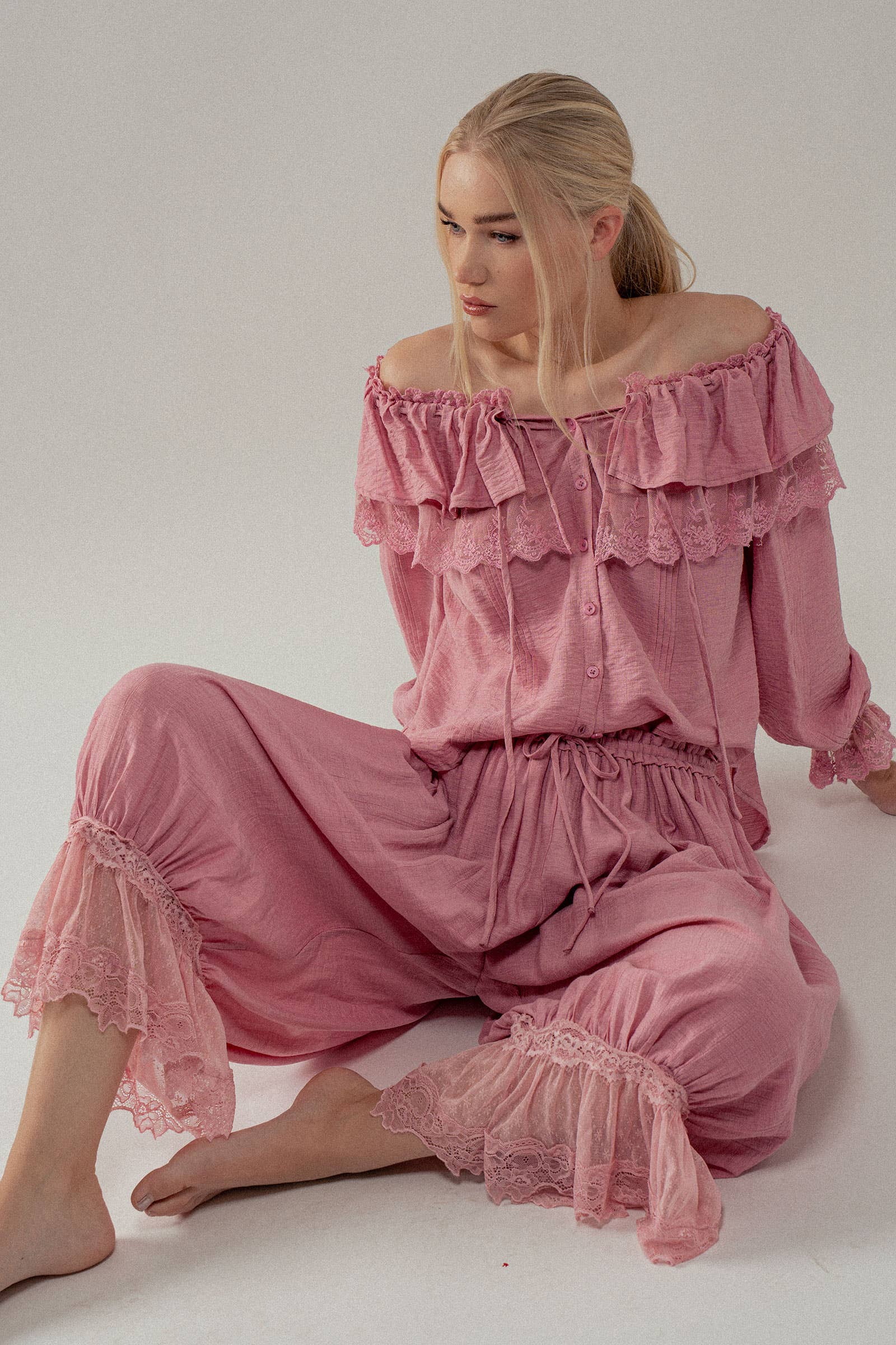 Urban Daizy - Wholesale Blouse - Women's - Lace Trim Ruffle Tie Neck Spring Blouse Top16