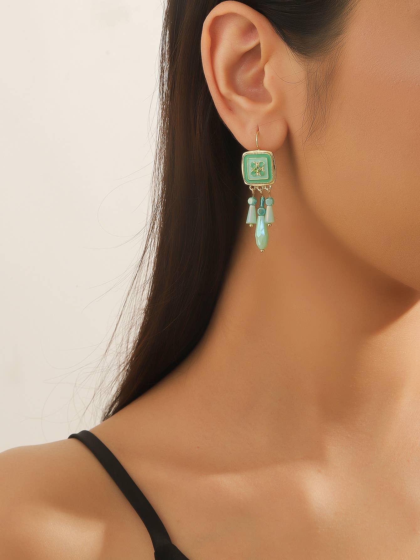 Blossom bijoux - Wholesale Dangle Earrings - Sleeper earrings 24PEBOL0436