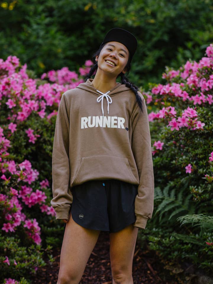 Sudadera con capucha RUNNER Love para venta al por mayor de Sarah Marie Running Co