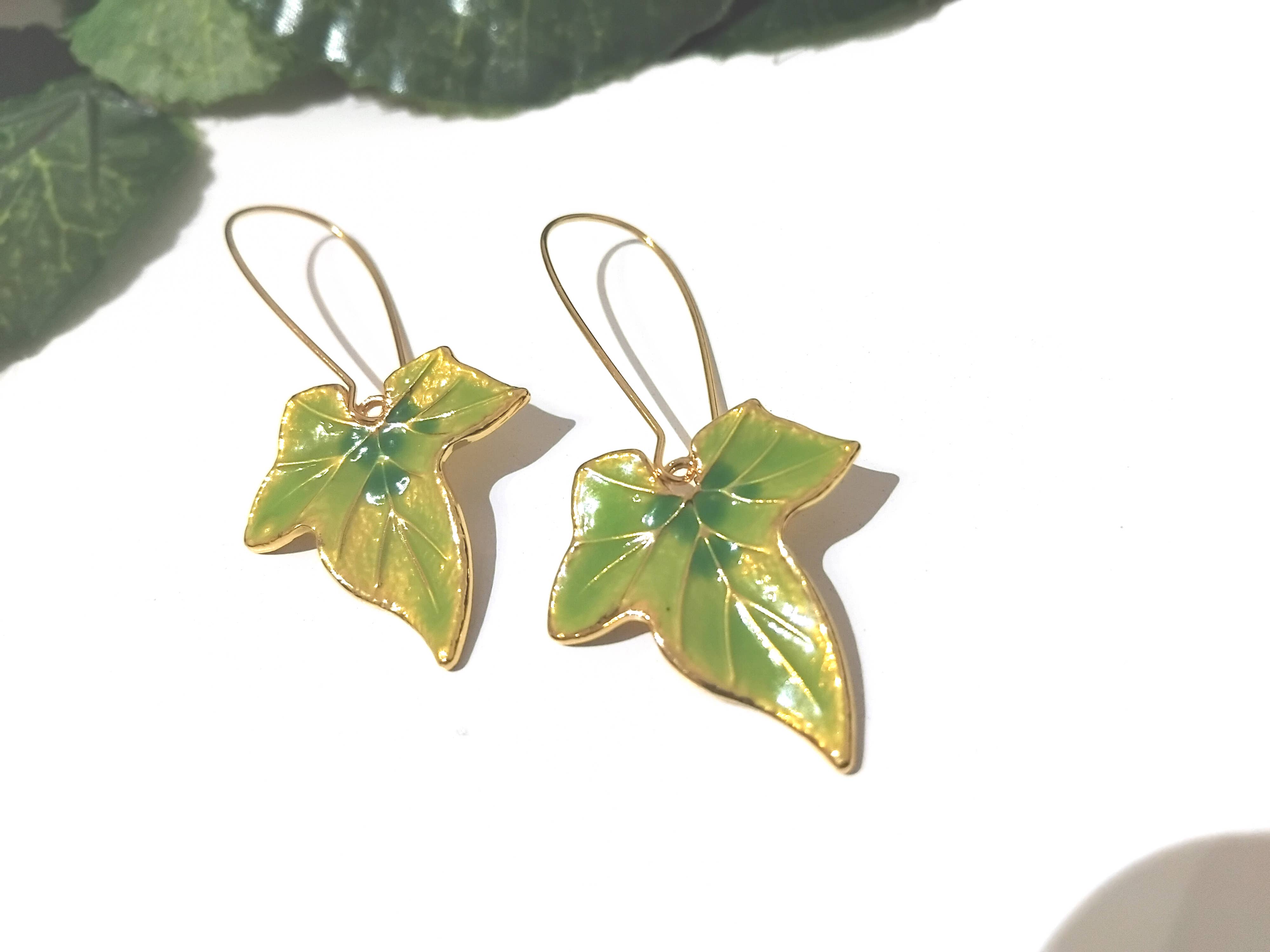 Wild & Free - Wholesale Dangle Earrings - Pendientes de hoja de hiedra verde1