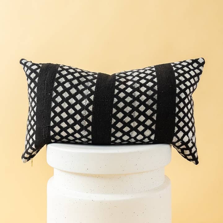 DK Renewal - Wholesale Throw/decorative pillow - Black Mudcloth Lumbar Pillow 1010