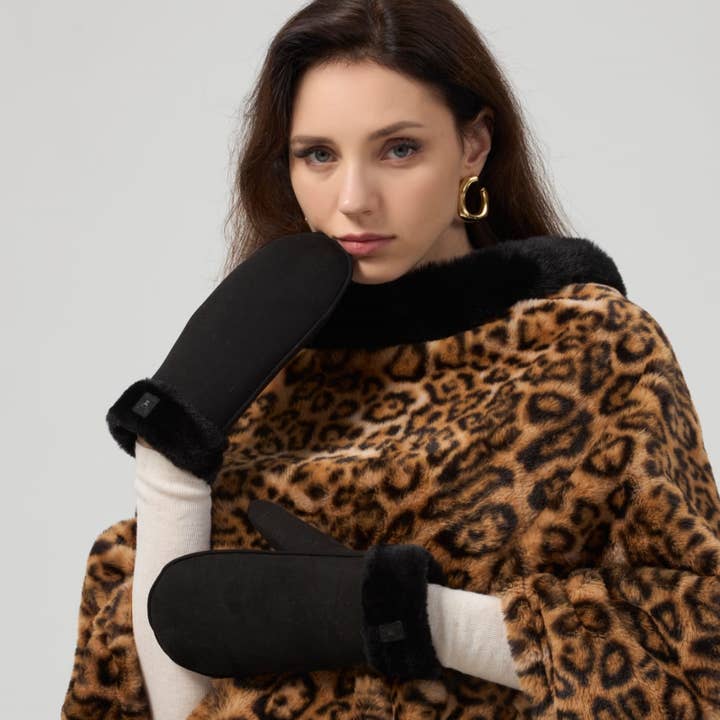 Furry mittens for wholesale by Reference Mode