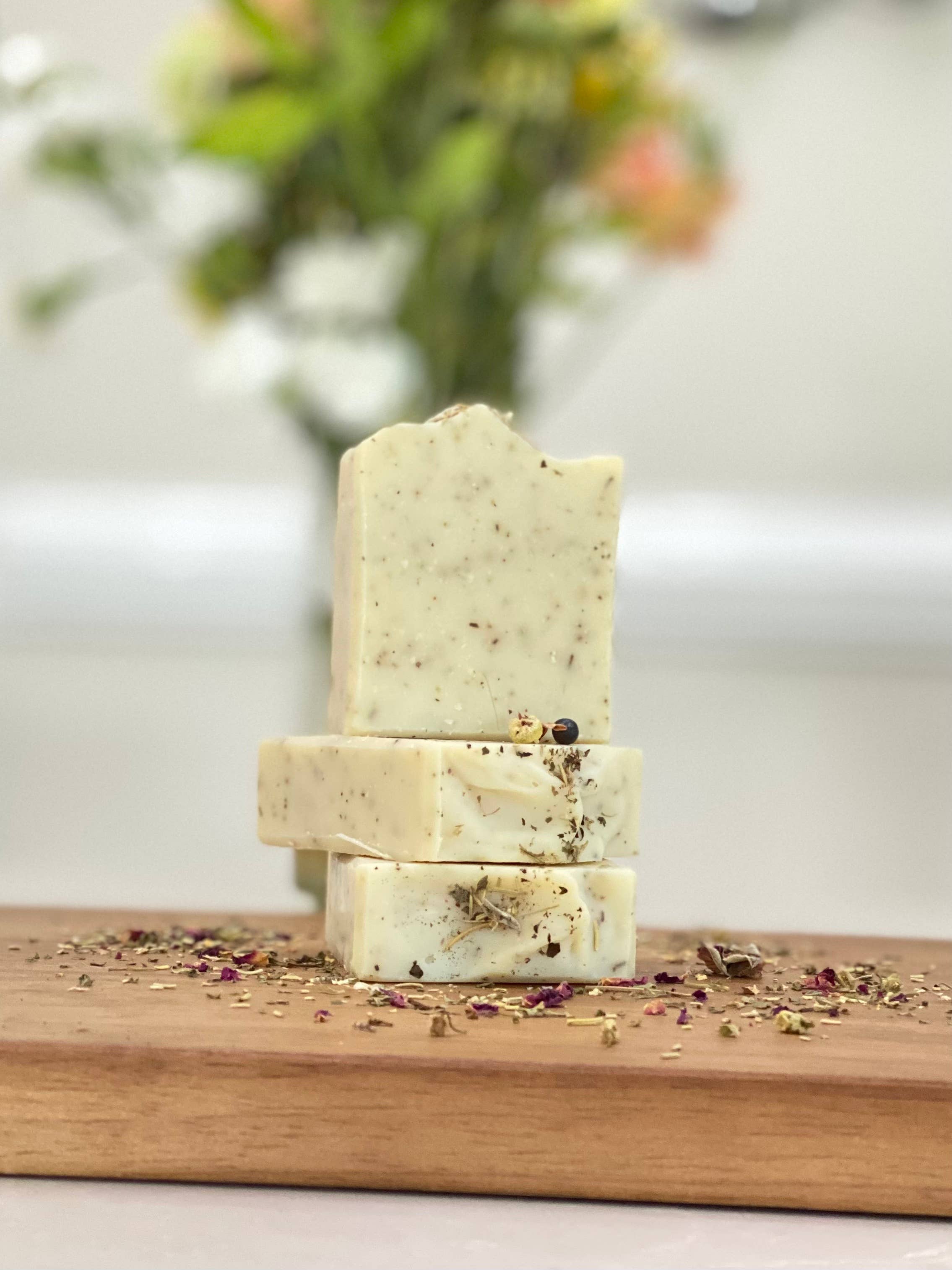 Pluff Mud Mercantile - Wholesale Bar Soap - 5 oz Good 'Lawd Gardenia Handcrafted Soap5