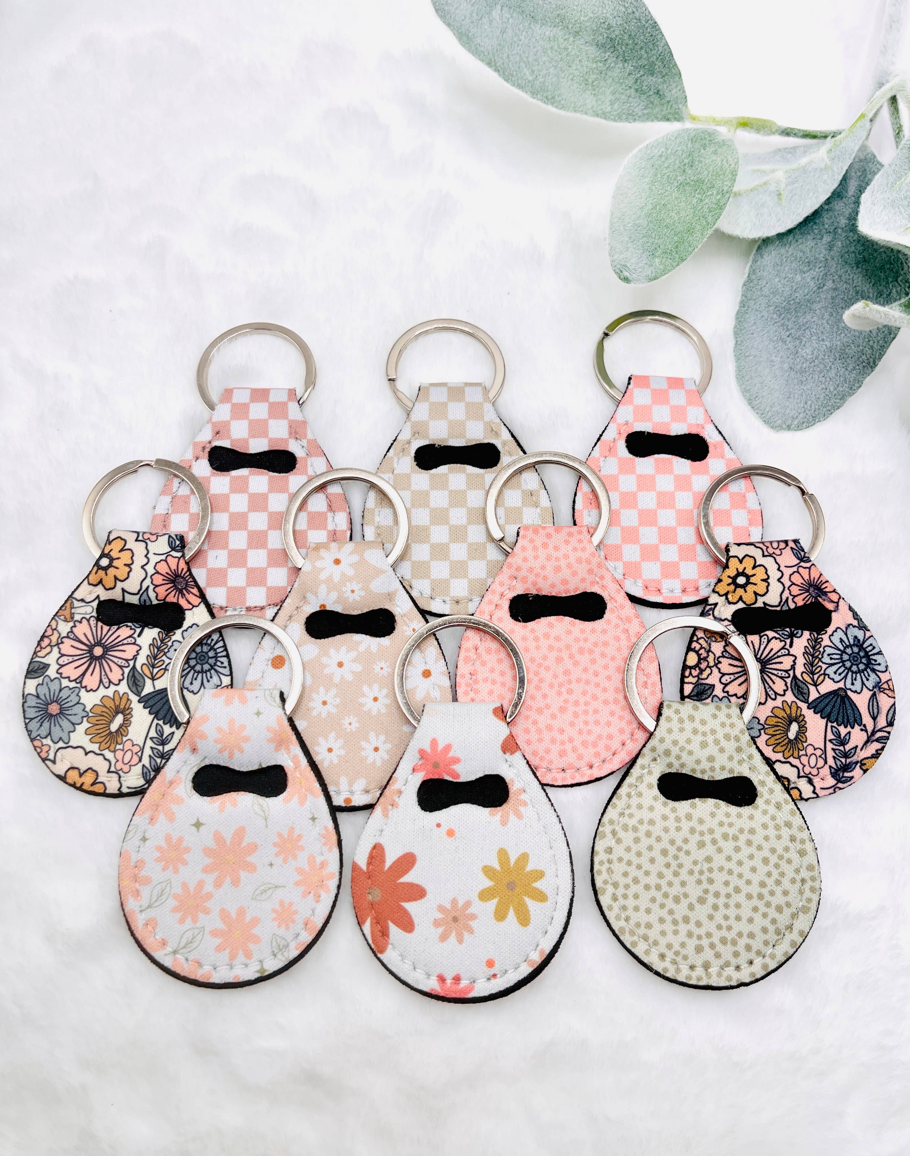 MarissaDDesigns - Wholesale Keychain - Women's - Aldi Quarter Holder / AirTag Holder – 70+ Pattern Options4