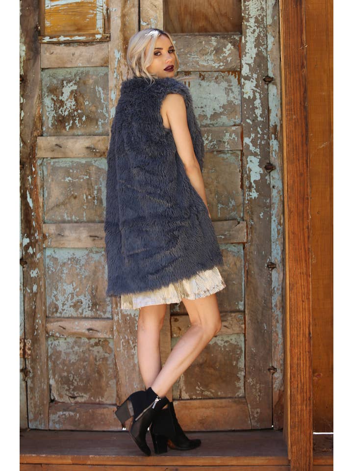 ANGIE - Wholesale Outerwear Vest - Women's - SJ812-ASIS FURRY VEST17