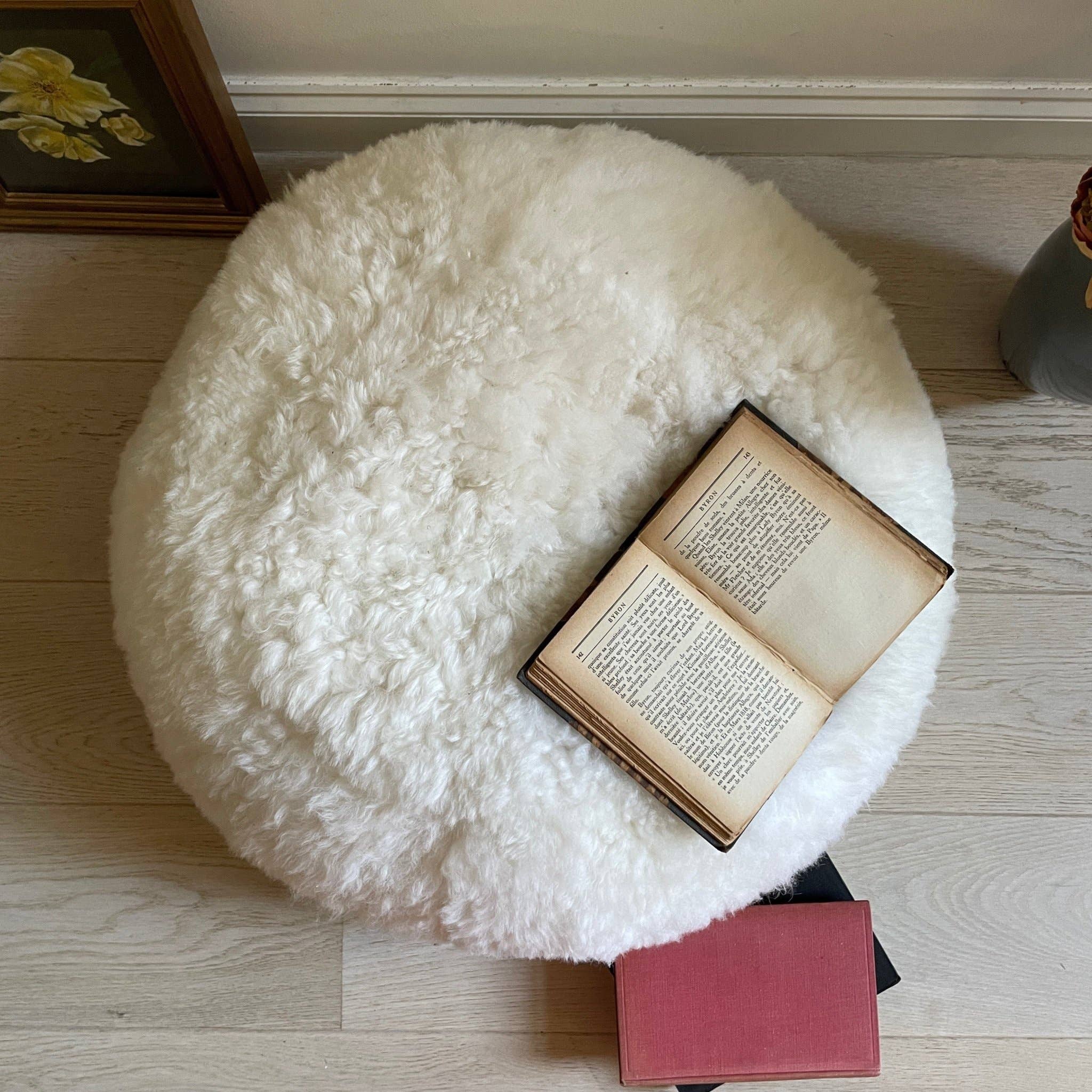 Wildash London - Wholesale Pouf - Hot Buns Sheepskin Pouffe - Icelandic Shorn Fur3