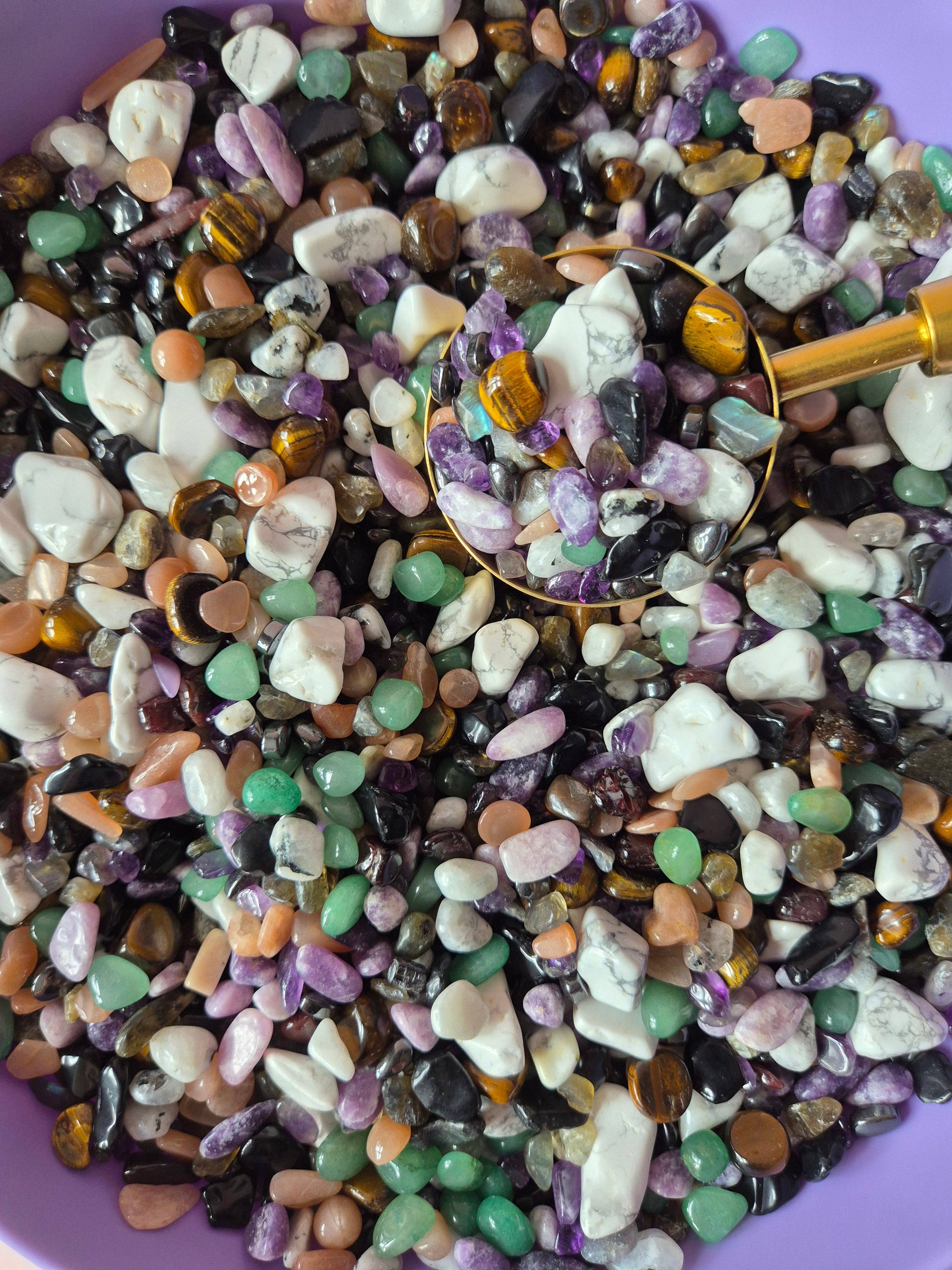 Moonlight Gemstones - Vente Pierre et cristal de spiritualité - Confettis de cristaux ensorcelés – par dose (1/4 tasse)1