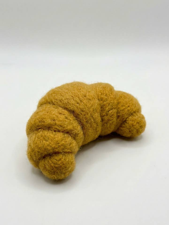 Handmade Croissant Magnet for wholesale by Woobbi