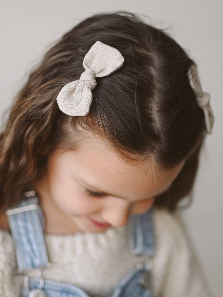 Mini laços de cabelo em clipes de jacaré (conjunto de 2) por atacado de Lanika Atelier, Nika Korošec s.p.