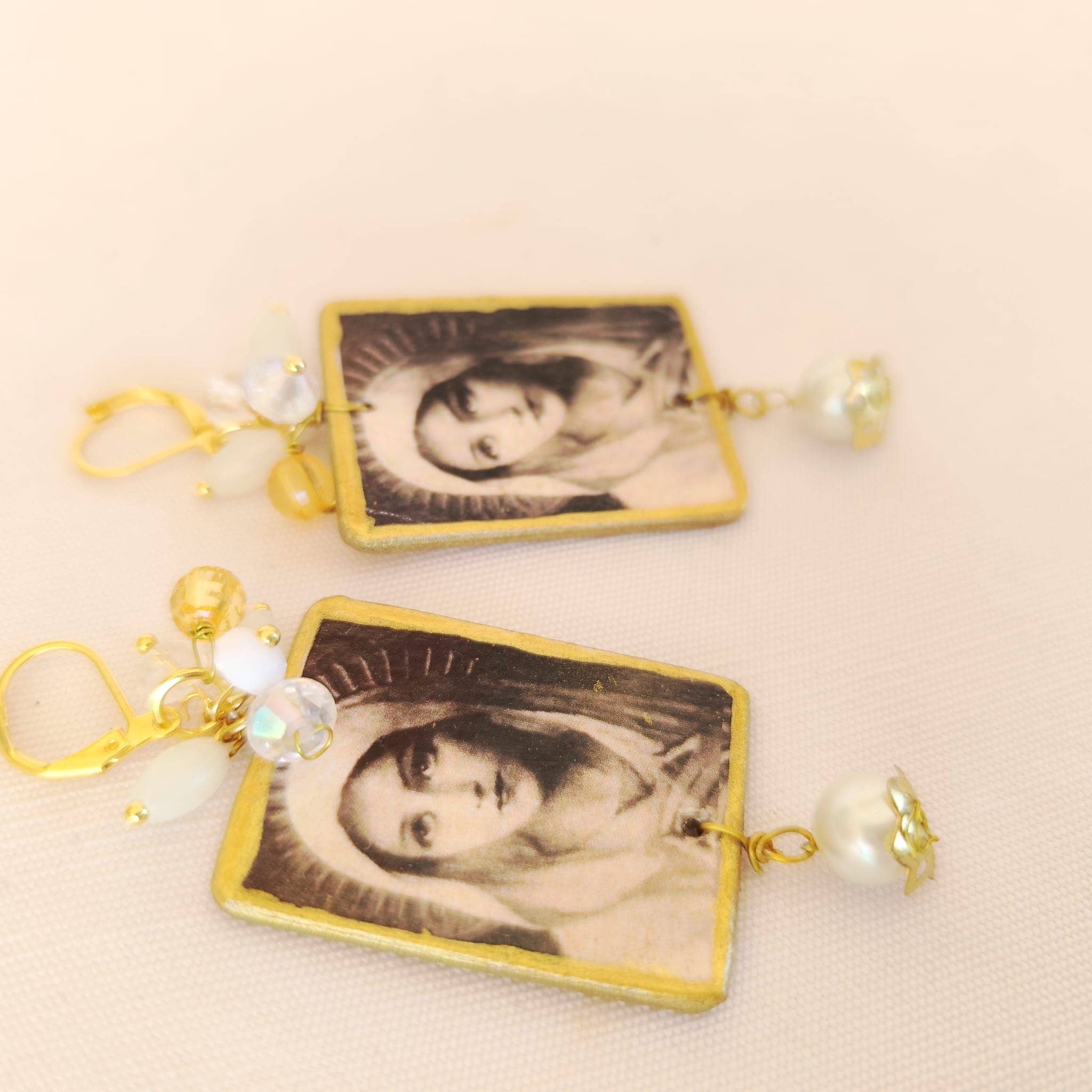 Wild & Free - Vente Boucles d'oreilles pendantes - Boucles d'oreilles Vierge Marie style vintage années 19203