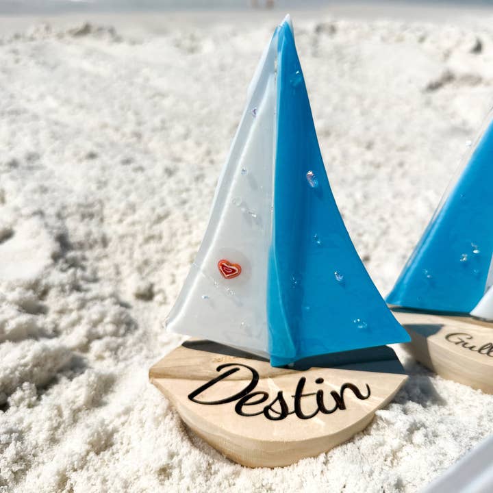 Alexa K - Wholesale Decorative Tabletop Object - Customizable Boat Fused Glass Artwork Gift Souvenir1